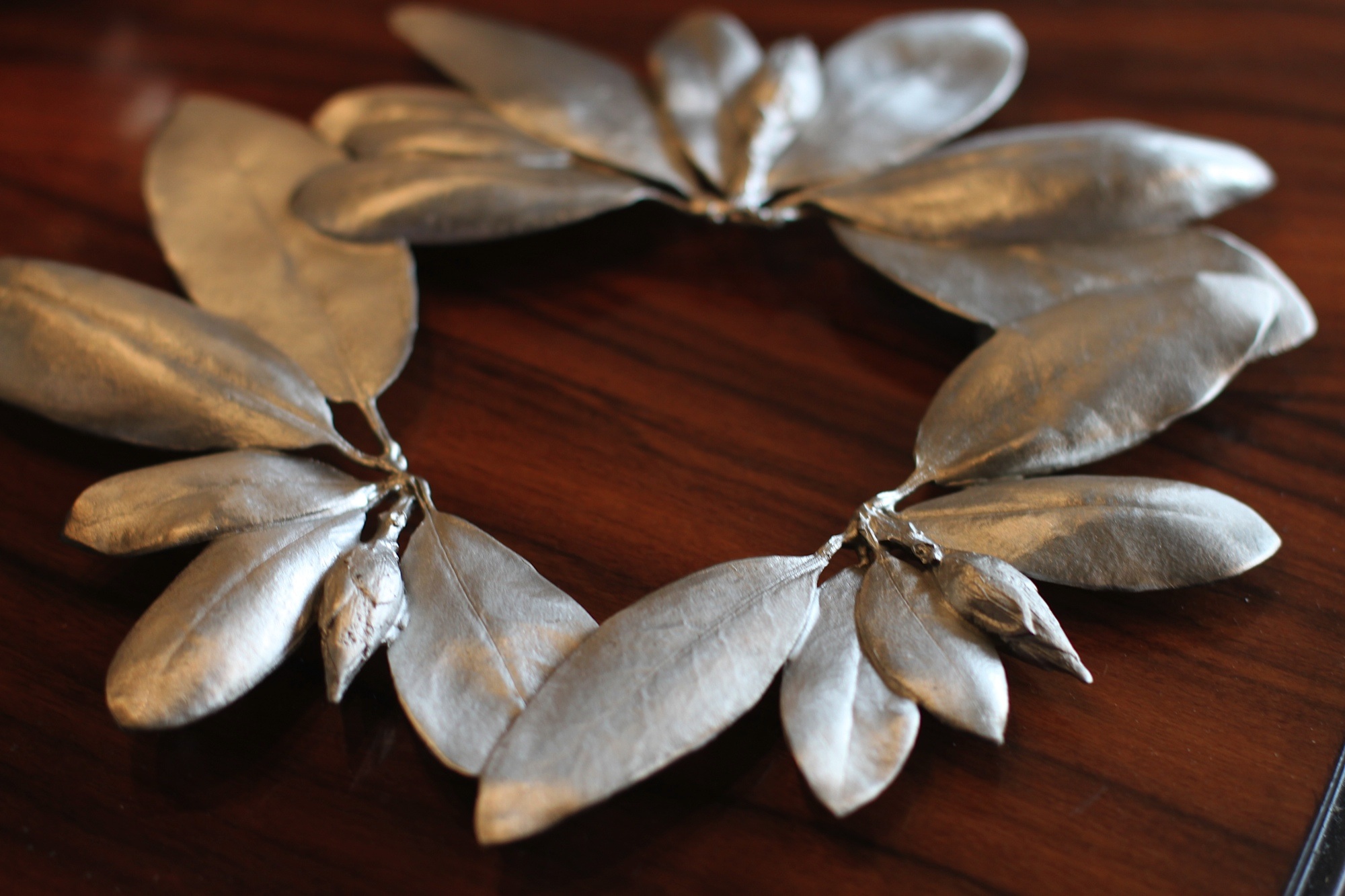 trivet, gift ware, table, laurel leaf, metal casting
